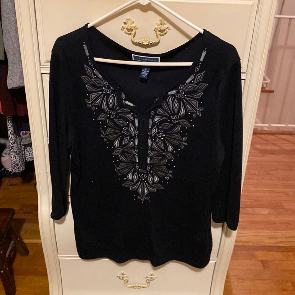 Women’s 3/4 sleeve black top